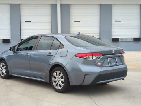 Used 2020 Toyota Corolla LE FWD image 7