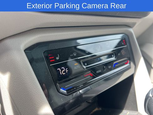 Used 2023 Volkswagen Tiguan SE w/ Panoramic Sunroof Package FWD image 10