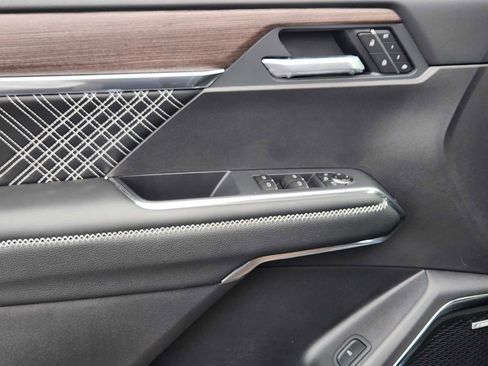 New 2026 GMC Acadia Denali w/ Super Cruise Package image 6