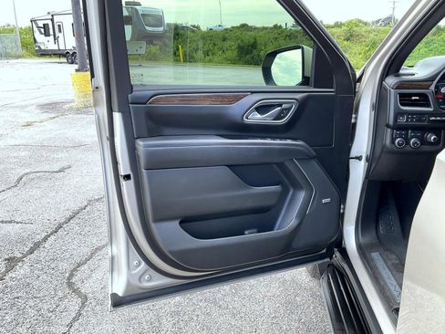 Certified 2021 Chevrolet Tahoe High Country AWD/4WD image 9