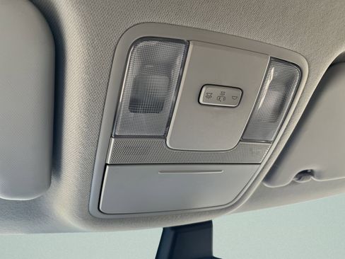 Used 2025 Kia Soul LX w/ LX Technology Package FWD image 25