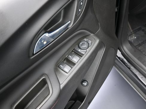 Used 2024 Chevrolet Equinox RS FWD image 13