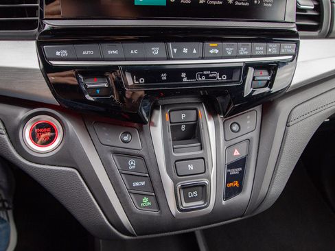 Used 2025 Honda Odyssey Sport-L image 18