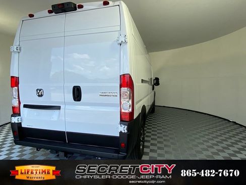 New 2027 RAM ProMaster 2500 w/ Quick Order Package 22G SLT FWD image 7