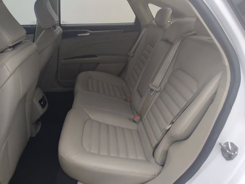 Used 2020 Ford Fusion SEL FWD image 18