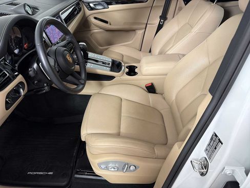 Used 2024 Porsche Macan AWD/4WD image 7