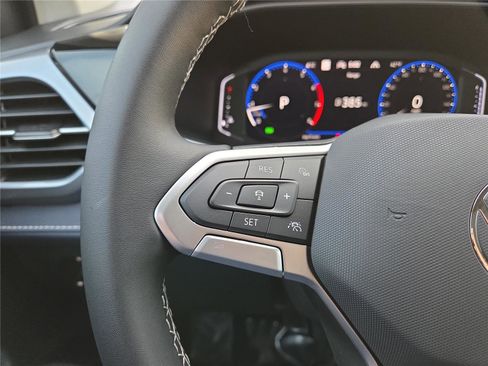 New 2026 Volkswagen Taos SEL image 16