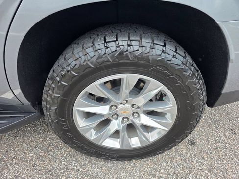 Used 2025 Chevrolet Tahoe Premier RWD image 30