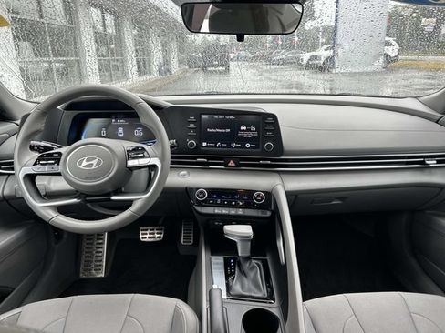 Certified 2025 Hyundai Elantra Sport FWD image 18