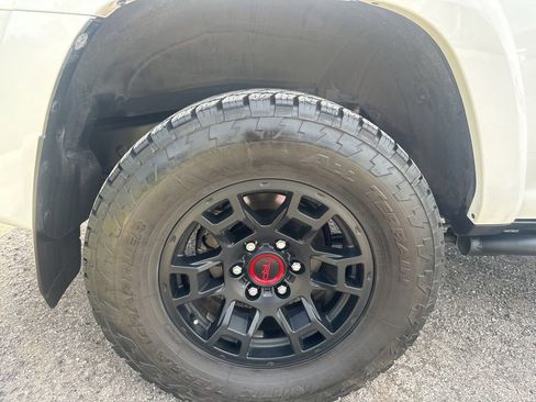 Used 2024 Toyota 4Runner TRD Off-Road Premium w/ Off Road Premium Plus Package AWD/4WD image 9