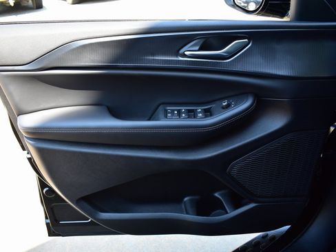 New 2025 Jeep Grand Cherokee L Altitude image 14