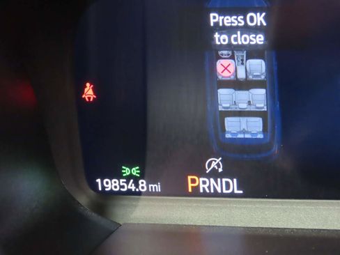 Used 2025 Ford Explorer ST-Line w/ Premium Package image 11