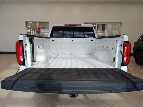 Used 2025 GMC Sierra 1500 SLT AWD/4WD image 16