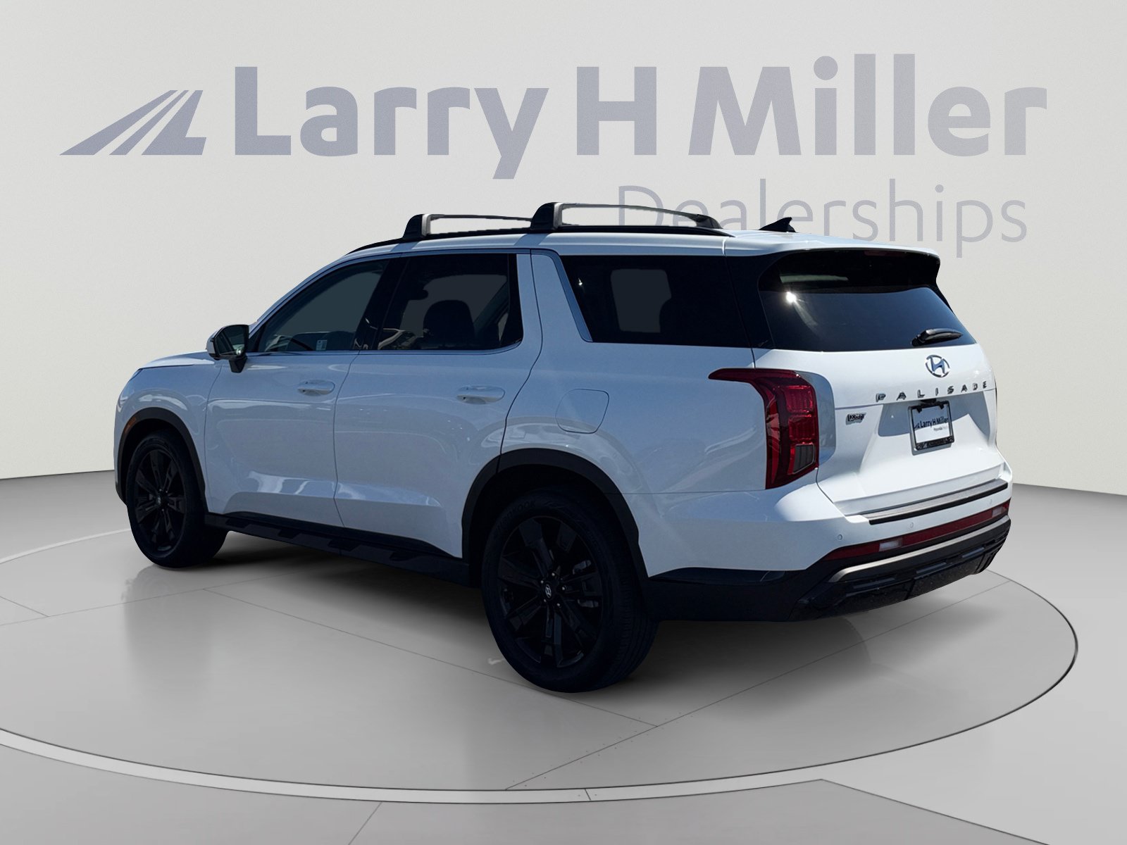 Used 2025 Hyundai Palisade XRT FWD image 3