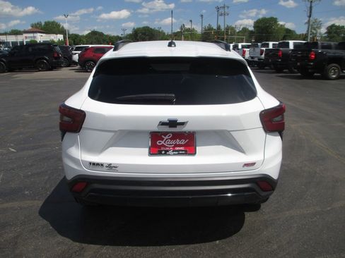 Used 2025 Chevrolet Trax RS w/ Driver Confidence Package FWD image 7