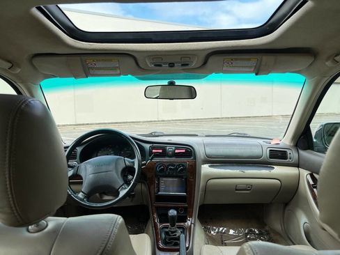 Used 2001 Subaru Outback Limited image 11