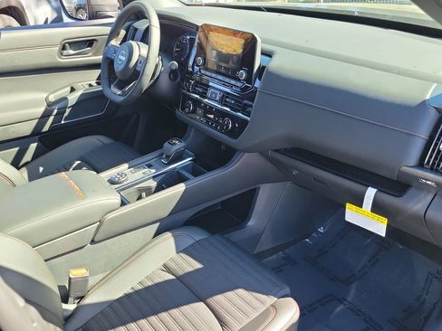 New 2025 Nissan Pathfinder Rock Creek image 12