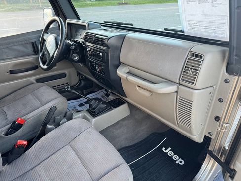Used 2004 Jeep Wrangler SE image 15