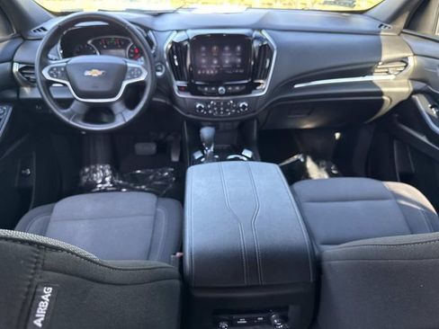 Used 2023 Chevrolet Traverse LT FWD image 17