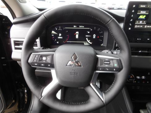 New 2026 Mitsubishi Outlander SEL image 35