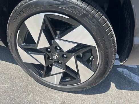Used 2024 Hyundai Kona Limited AWD/4WD image 9