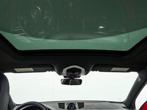 Certified 2022 Porsche Macan S AWD/4WD image 18