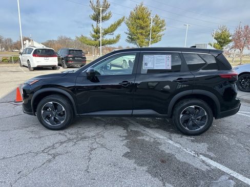 Used 2024 Nissan Rogue SV image 18