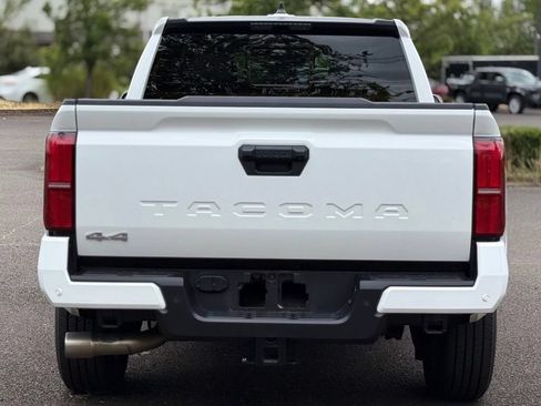 Used 2025 Toyota Tacoma SR5 AWD/4WD image 4