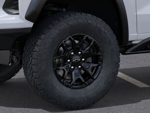 New 2026 Chevrolet Colorado ZR2 w/ Midnight Edition AWD/4WD image 9