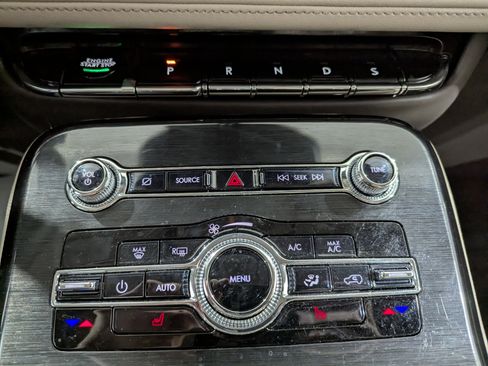 Used 2023 Lincoln Nautilus AWD w/ Premium Package image 21
