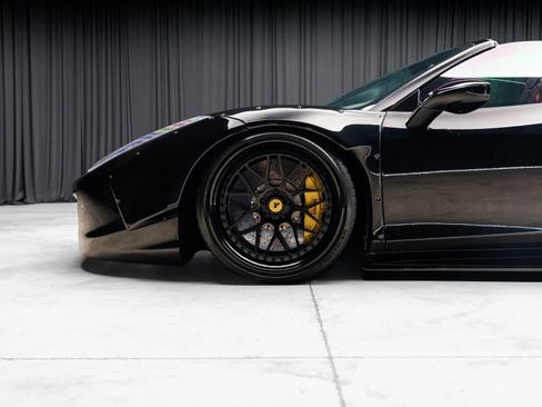 Used 2013 Ferrari 458 Spider RWD image 28