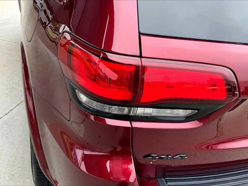 Used 2022 Jeep Grand Cherokee Laredo X image 27