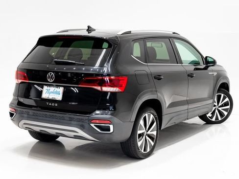 Used 2022 Volkswagen Taos SE FWD image 32