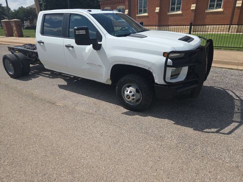 Used 2022 Chevrolet Silverado 3500 W/T w/ WT Convenience Package RWD image 2