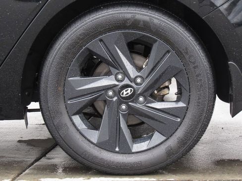 Used 2022 Hyundai Elantra SEL image 31