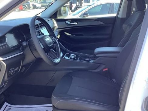 Certified 2023 Jeep Grand Cherokee L Laredo w/ Luxury Tech Group I AWD/4WD image 13