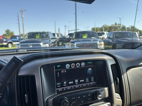 Used 2017 GMC Sierra 2500 Denali AWD/4WD image 18