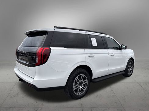 Used 2025 Ford Expedition Active image 4