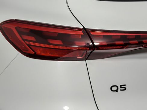 Used 2025 Audi Q5 Premium Plus w/ Premium Plus AWD/4WD image 27