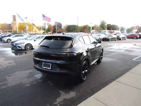 Used 2024 Dodge Hornet GT image 4