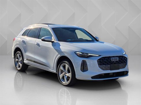 New 2025 Audi Q5 Premium Plus image 8