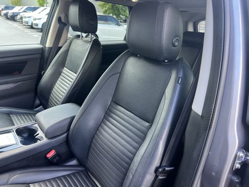 Used 2021 Land Rover Discovery Sport SE AWD/4WD image 18