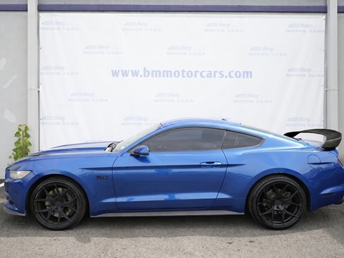 Used 2017 Ford Mustang GT Premium w/ GT Performance Package RWD image 5