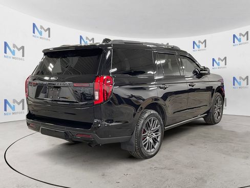 Used 2025 Ford Expedition Platinum w/ Stealth Performance Package image 5