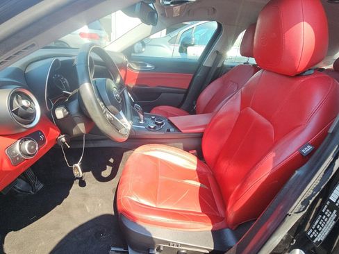 Used 2019 Alfa Romeo Giulia w/ Quick Order Package 22K Sport image 3