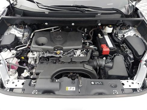 Used 2019 Toyota RAV4 LE w/ Carpet Mat Package FWD image 17