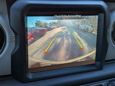 Used 2021 Jeep Wrangler Unlimited Sahara image 20