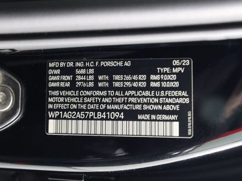 Certified 2023 Porsche Macan S AWD/4WD image 19
