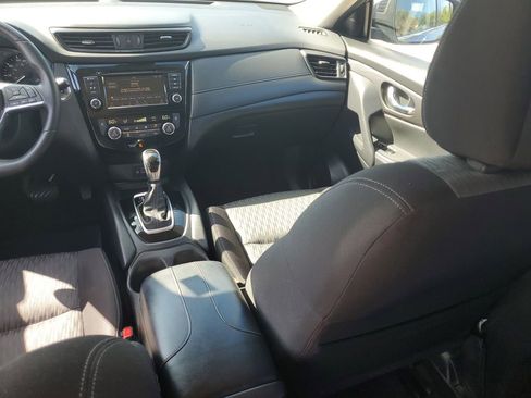 Certified 2020 Nissan Rogue SV FWD image 23