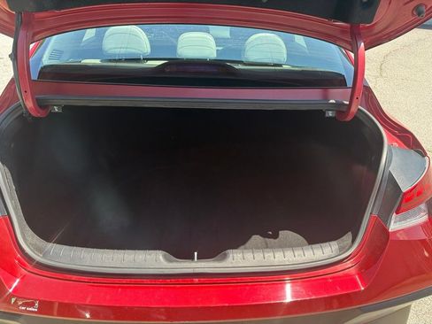 Used 2024 Hyundai Elantra Limited FWD image 15